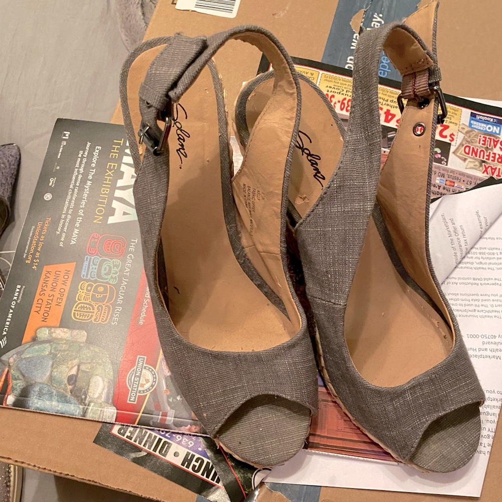GUC wedge shoe